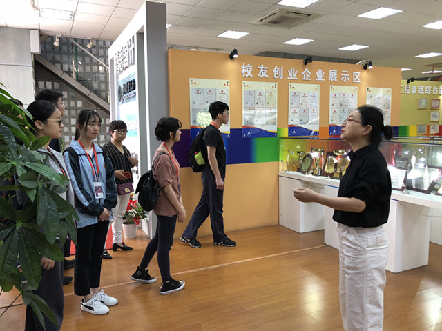 1525825955908.jpg 鐜扮鍑嗗ぇ瀛︾敓.jpg
